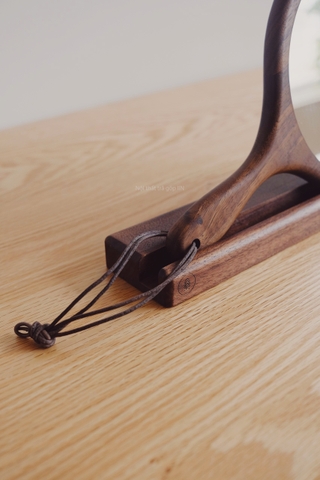 Gương gỗ cầm tay