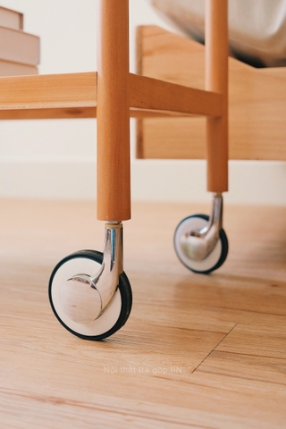 Kệ sofa 02 - gỗ anh đào kết hợp kính có bánh xe