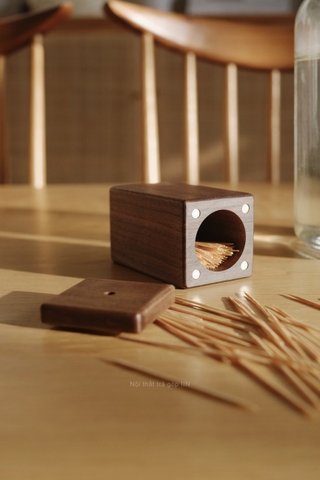 Hủ đựng tăm gỗ óc chó