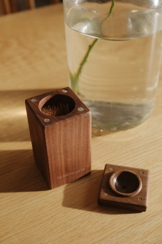 Hủ đựng tăm gỗ óc chó