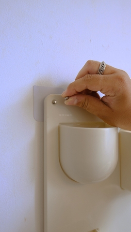 Bảng nhựa treo tường có giá đỡ - trắng sữa