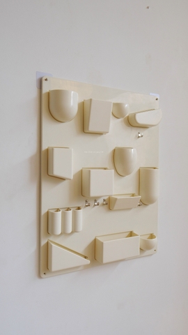 Bảng nhựa treo tường có giá đỡ - trắng sữa