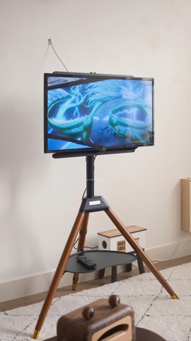 Kệ TV - 3 chân gỗ có khay 43-65 inch