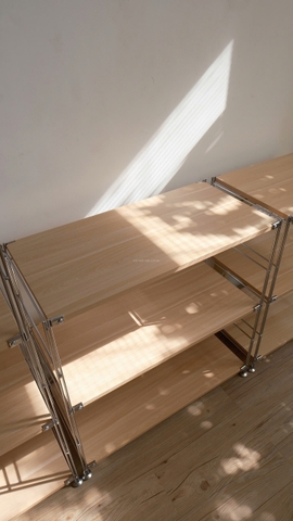 Kệ đứng màu sồi khung inox