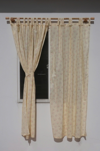 Rèm 16 vải hoa hồng nền kem