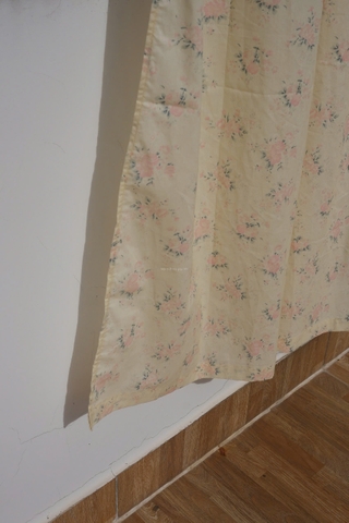 Rèm 16 vải hoa hồng nền kem