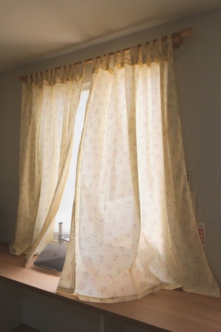 Rèm 16 vải hoa hồng nền kem