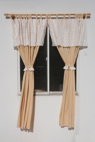 Rèm 15 caro vàng viền nơ trắng