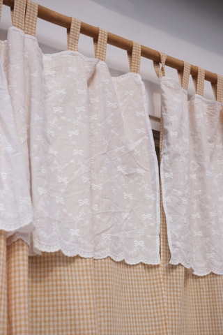 Rèm 15 caro vàng viền nơ trắng