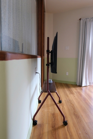 Kệ tv - 4 chân có bánh xe 43-75inch