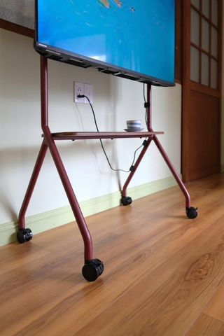 Kệ tv - 4 chân có bánh xe 43-75inch