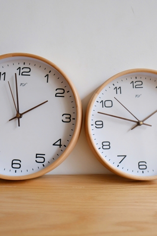 Đồng hồ treo tường 20 khung gỗ