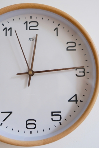 Đồng hồ treo tường 20 khung gỗ