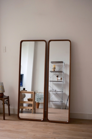 Gương toàn thân 01 gỗ sồi màu walnut (nâu đậm)