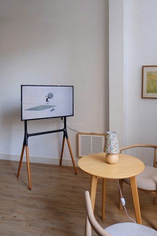 Kệ TV từ 43-75inch loại 4 chân gỗ