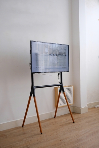 Kệ TV từ 43-75inch loại 4 chân gỗ