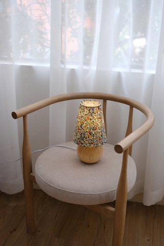 Đèn bàn retro 24 hoa nhí đỏ xanh