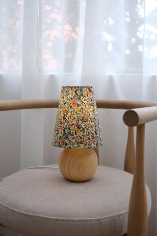 Đèn bàn retro 24 hoa nhí đỏ xanh