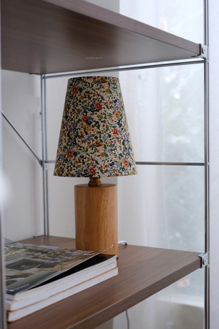 Đèn bàn retro 24 hoa nhí đỏ xanh