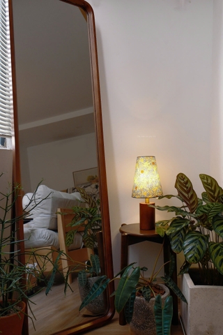 Đèn bàn retro 25 hoa nhí vàng xanh