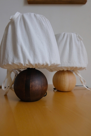 Đèn nấm thân gỗ tán vải