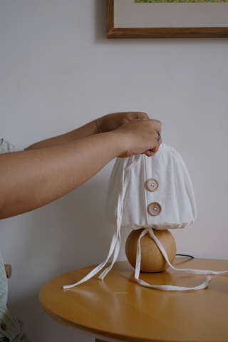 Đèn nấm thân gỗ tán vải