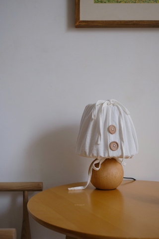 Đèn nấm thân gỗ tán vải