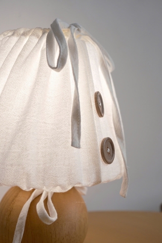 Đèn nấm thân gỗ tán vải