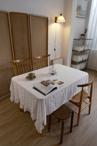 Khăn bàn trắng thêu nơ