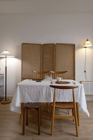 Khăn bàn trắng thêu nơ