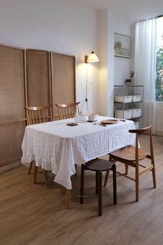 Khăn bàn trắng thêu nơ