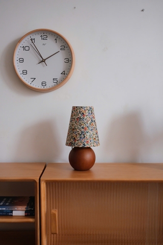 Đèn bàn retro 24 hoa nhí đỏ xanh