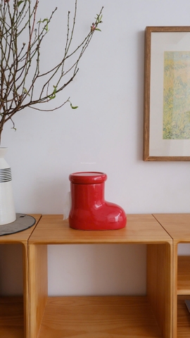 Hộp khăn giấy gốm - boots đỏ