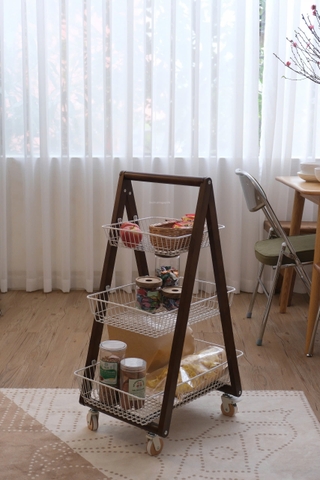 Kệ gỗ 3 tầng 02 có bánh xe + giỏ trắng