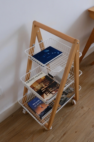 Kệ gỗ 3 tầng 02 có bánh xe + giỏ trắng