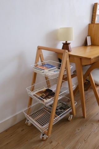 Kệ gỗ 3 tầng 02 có bánh xe + giỏ trắng