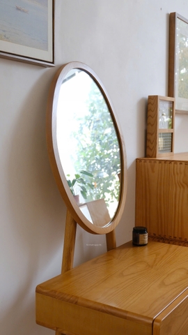 Bàn trang điểm có gương