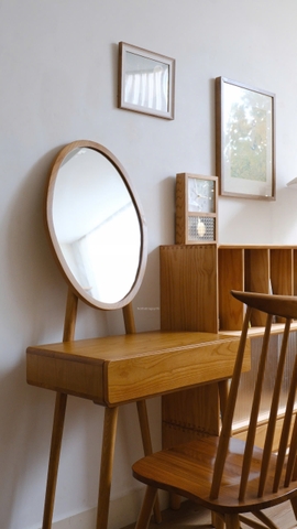 Bàn trang điểm có gương