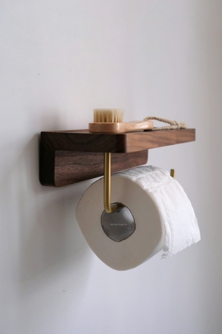 Kệ gỗ có móc giấy vệ sinh cuộn