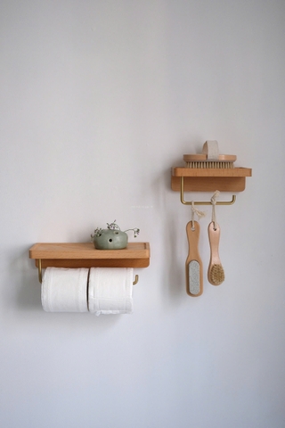 Kệ gỗ có móc giấy vệ sinh cuộn