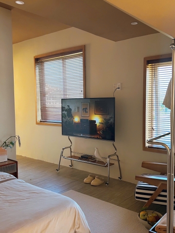 Kệ tv - 4 chân inox di động 43-70inch