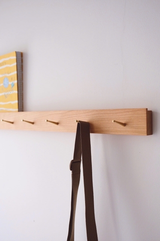 Móc treo gỗ - nút đồng 04