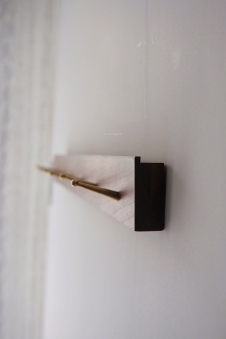 Móc treo gỗ - nút đồng 04