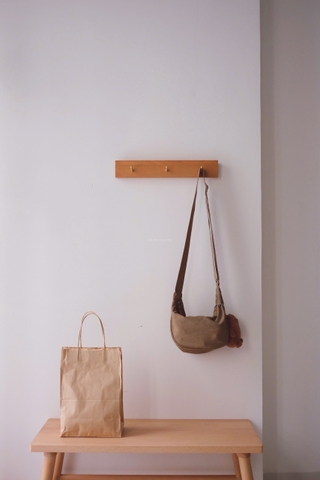 Móc treo gỗ - nút đồng 04