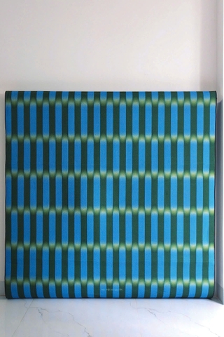 Thảm trải sàn- Xanh loang màu