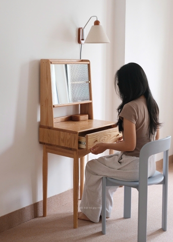 Bàn trang điểm gỗ sồi 01