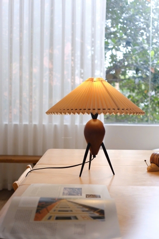 Đèn bàn cổ điển Bắc Âu