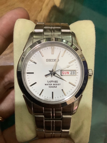 Mã số 13 : Đồng hồ Seiko chạy pin mặt trắng