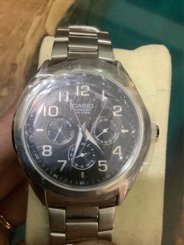 Mã số 12 : Đồng hồ Casio chạy pin