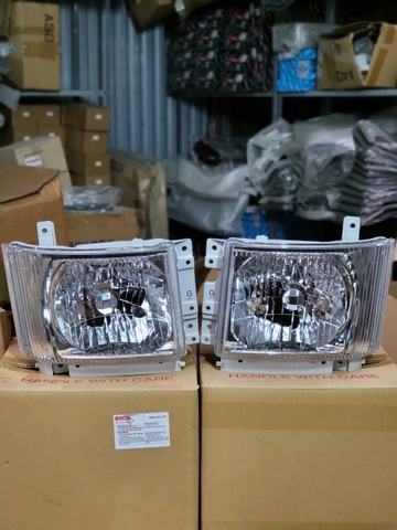 Đèn Pha ISUZU QKR 270 Đầu vuông Hàng Xịn Chính Hãng